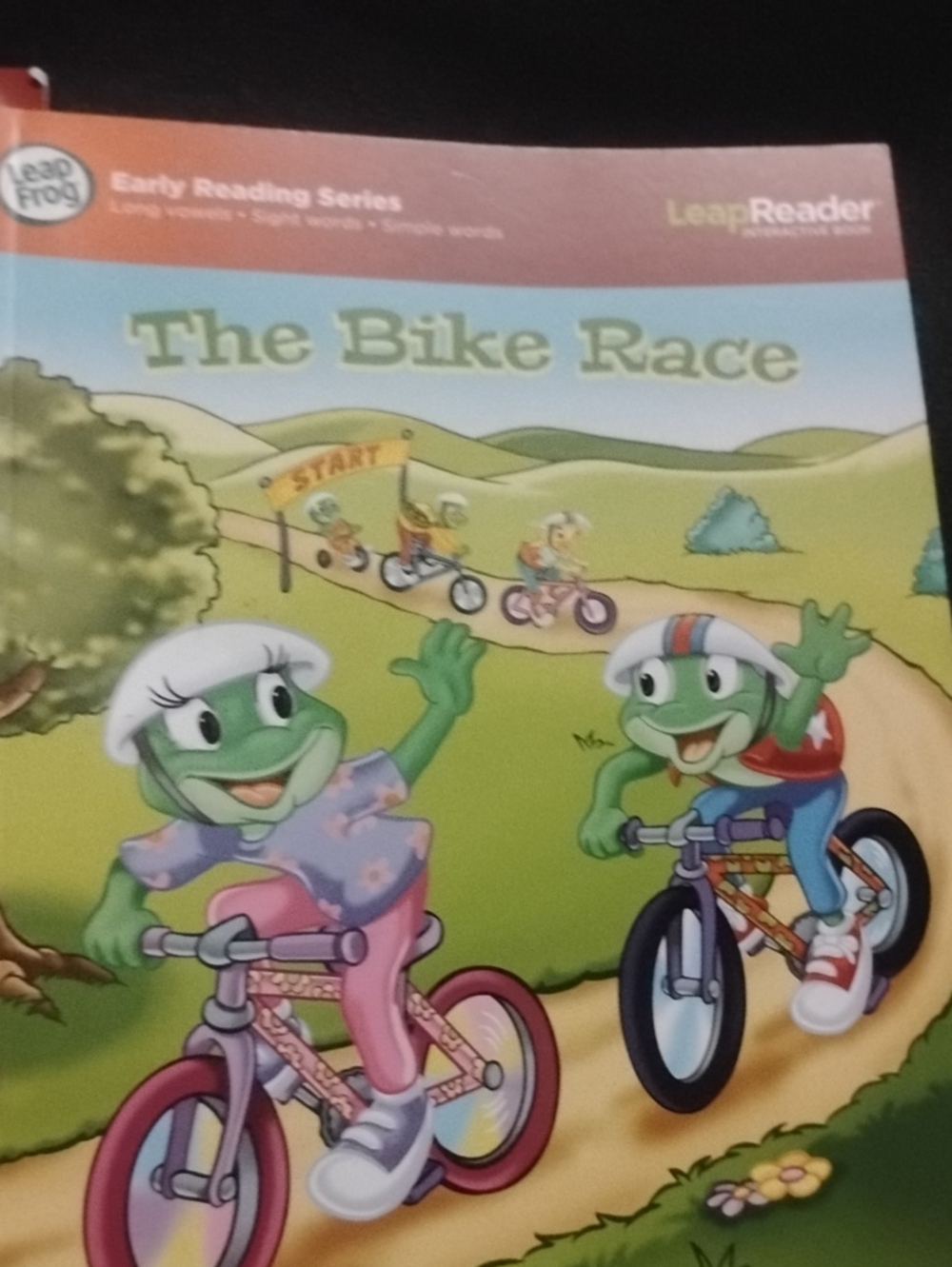 2 Books Early Reading Series - The Bike Race & The Fix-It Kid (Green, Pink) - Picture 3 of 8